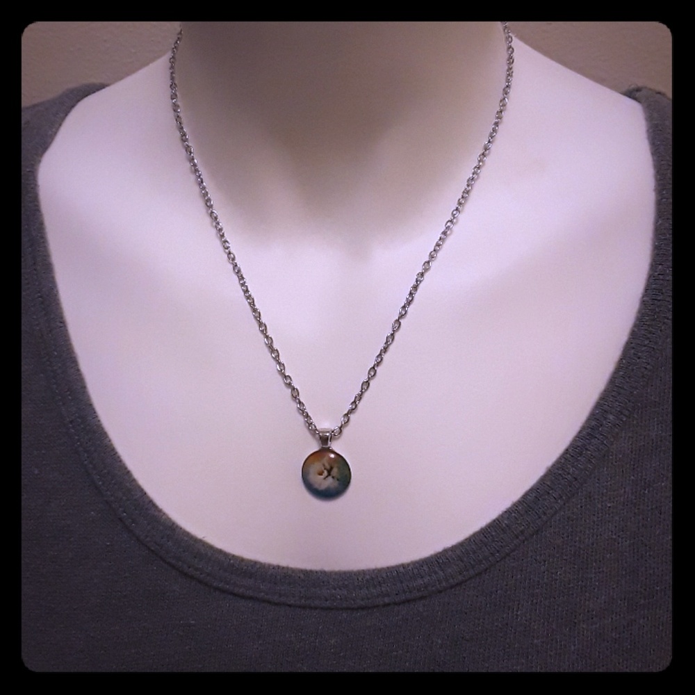 Flower burst necklace